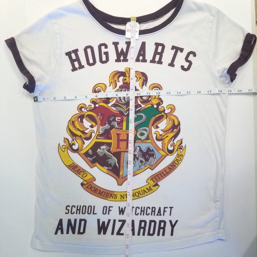 Harry Potter Hogwarts Witchcraft Wizardry T-Shirt - Picture 9 of 12